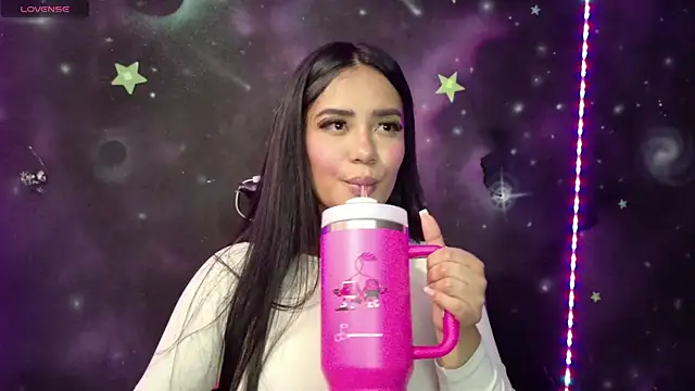 Snapshot of ValentinaRojass_ chatting on May 2026 05:07:02 PM ValentinaRojass online show from May 2026 05:07:02 PM