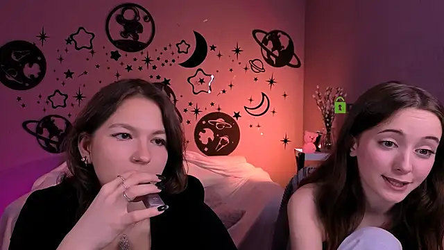 chloe ley online show from April 2026 01:00:02 PM