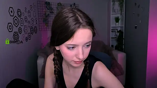 chloe ley online show from April 2026 06:07:02 AM