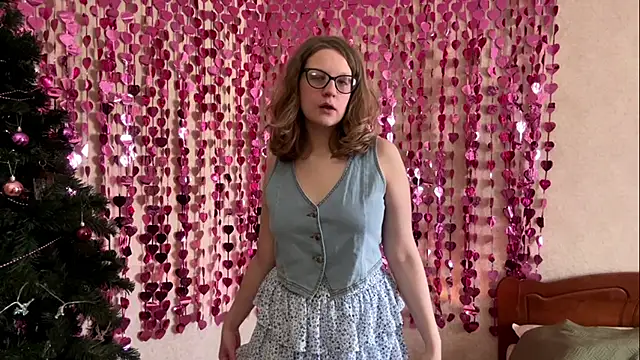 Snapshot of Luminosa chatting on February 2026 11:44:01 AM Luminosa online show from February 2026 11:44:01 AM