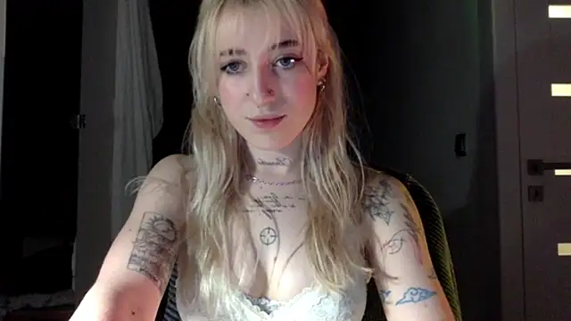 EmmyWet online show from April 2026 08:15:01 PM