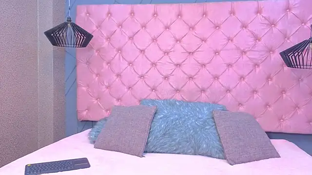 SARA HORNY- online show from April 2026 03:17:01 AM