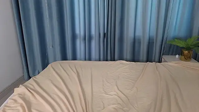 Snapshot of MollySally chatting on May 2026 04:08:01 AM MollySally online show from May 2026 04:08:01 AM