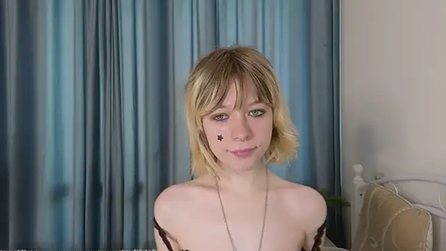 Snapshot of MollySally chatting on May 2026 04:18:02 AM MollySally online show from May 2026 04:18:02 AM