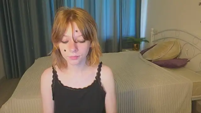 Snapshot of MollySally chatting on July 2026 04:21:02 AM MollySally online show from July 2026 04:21:02 AM