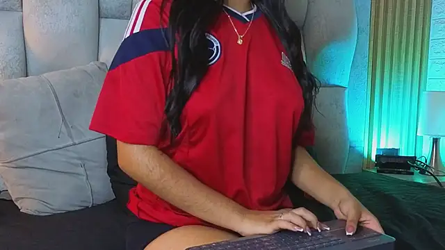 Snapshot of Katty_Roose2 chatting on June 2026 02:53:01 AM Katty Roose2 online show from June 2026 02:53:01 AM