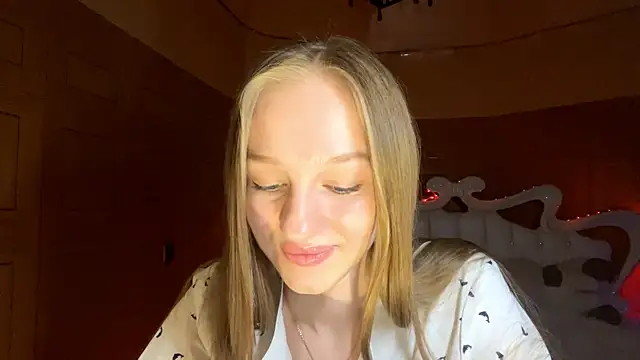 Anika Socutehe online show from April 2026 11:21:02 PM