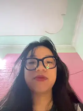 Leeeeiu online show from March 2026 03:06:01 PM