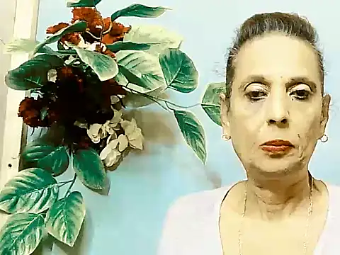 Hot queen58 online show from May 2026 06:20:01 AM