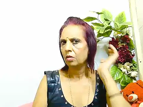 Snapshot of Hot_queen58 chatting on June 2026 06:19:02 AM Hot queen58 online show from June 2026 06:19:02 AM