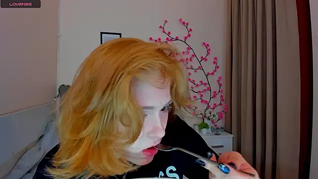 DellaRows online show from April 2026 05:51:02 AM