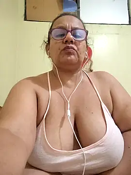 Roxy 77 online show from February 2026 06:36:02 AM