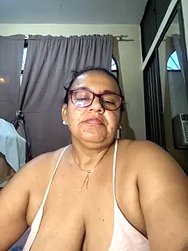 Roxy 77 online show from March 2026 11:25:01 AM