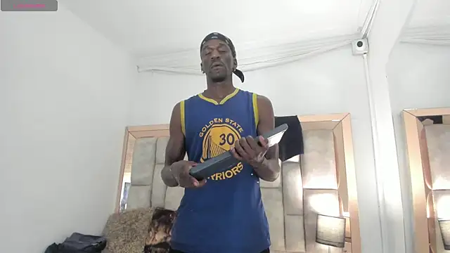 Snapshot of Titan_Moreno_ chatting on July 2026 01:06:02 PM Titan Moreno online show from July 2026 01:06:02 PM