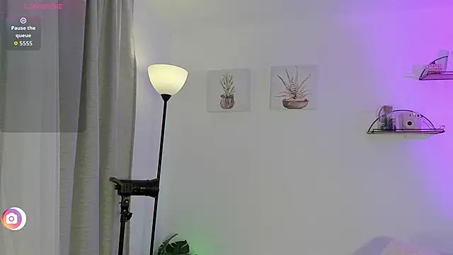 AlaiaRogers online show from April 2026 10:27:01 AM