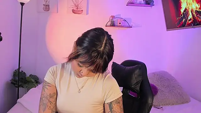 AlaiaRogers online show from April 2026 10:38:02 AM