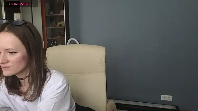 Tender Swan online show from March 2026 09:23:01 AM