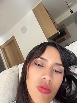 Mia-villalobos online show from May 2026 02:03:02 PM