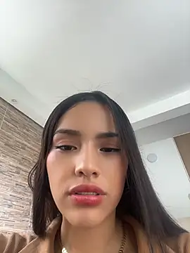 Mia-villalobos online show from May 2026 02:03:01 PM