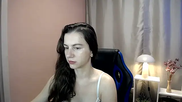 Snapshot of MistyBree chatting on July 2026 08:05:01 AM MistyBree online show from July 2026 08:05:01 AM