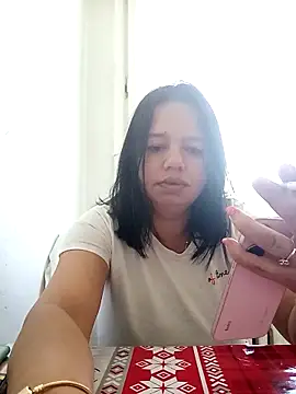 Snapshot of roxana_e43 chatting on April 2026 08:12:02 AM roxana e43 online show from April 2026 08:12:02 AM