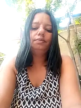 Snapshot of roxana_e43 chatting on June 2026 04:55:01 PM roxana e43 online show from June 2026 04:55:01 PM