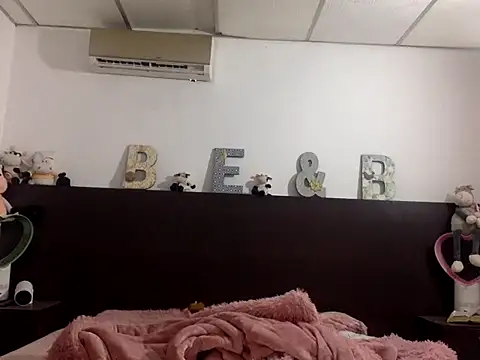 mommy-Milf online show from March 2026 02:43:01 PM