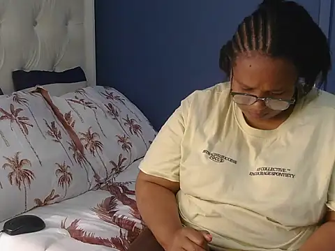 Snapshot of Cuddle_Zee chatting on May 2026 12:54:02 PM Cuddle Zee online show from May 2026 12:54:02 PM