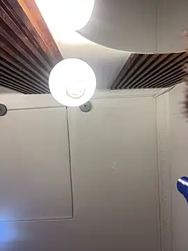 Emi rousse online show from April 2026 12:27:02 PM