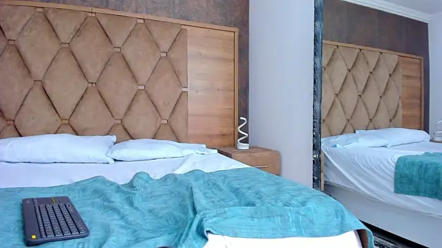 MaxiStanford online show from April 2026 08:18:01 PM