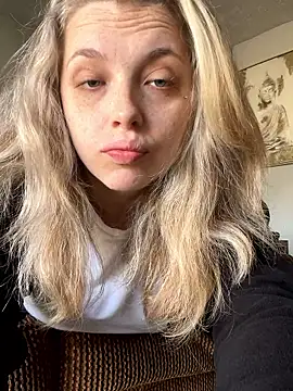 imkhloe online show from March 2026 04:22:02 PM