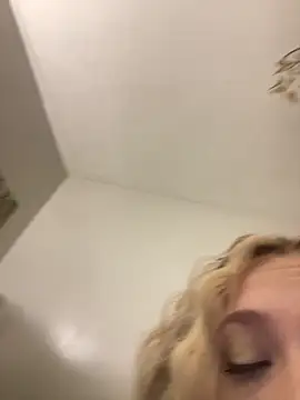 imkhloe online show from March 2026 02:06:02 AM