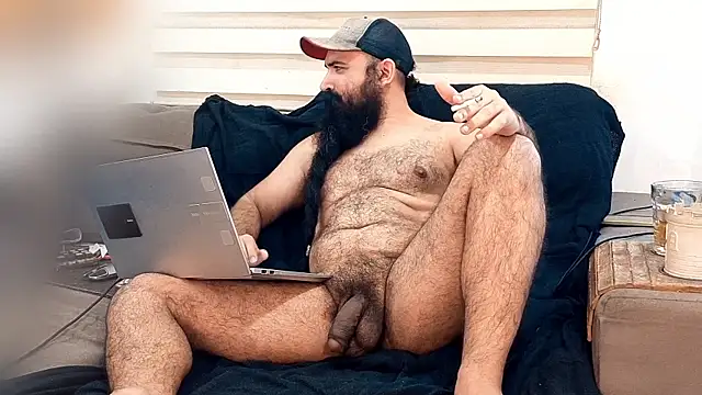 Snapshot of Barba_Negra_Fumador chatting on July 2026 06:21:01 PM Barba Negra Fumador online show from July 2026 06:21:01 PM