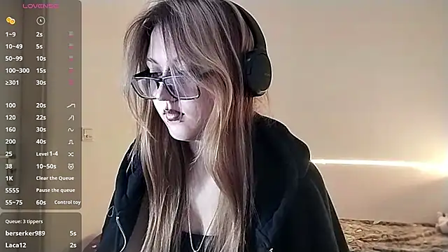 CucKuhta online show from April 2026 04:12:01 PM