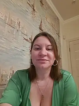 LaraHarper online show from April 2026 08:33:01 PM