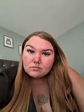 BeeMay22 online show from May 2026 12:10:01 PM