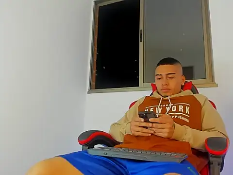 Snapshot of Mnell28 chatting on March 2026 02:47:01 AM Mnell28 online show from March 2026 02:47:01 AM