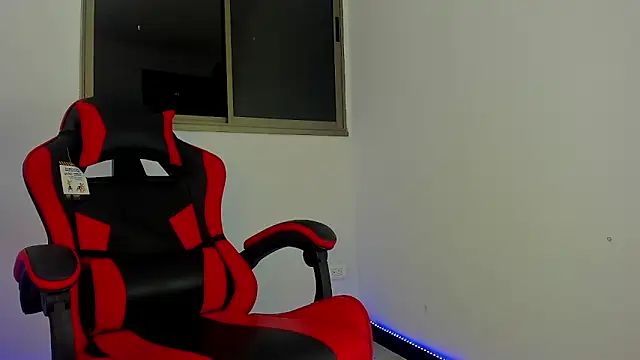 Mnell28 online show from March 2026 06:19:02 AM