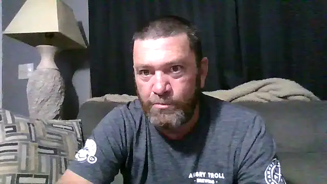 Snapshot of Beaededpainter chatting on May 2026 11:39:01 PM Beaededpainter online show from May 2026 11:39:01 PM