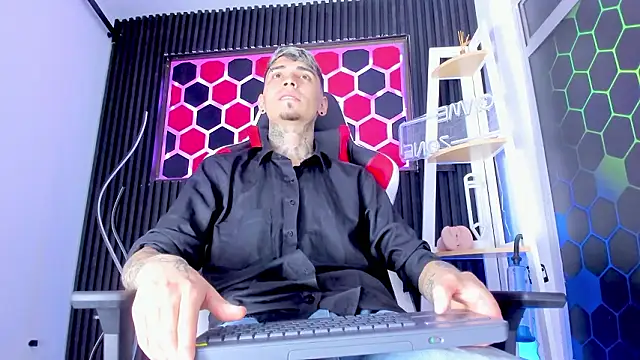 Max Hader  online show from March 2026 08:19:01 AM