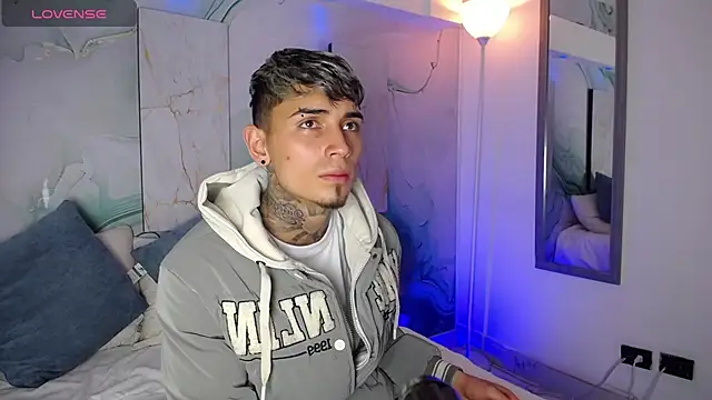 Max Hader  online show from April 2026 03:42:01 AM