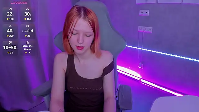 Snapshot of Emma_Dusk chatting on June 2026 02:39:01 AM Emma Dusk online show from June 2026 02:39:01 AM