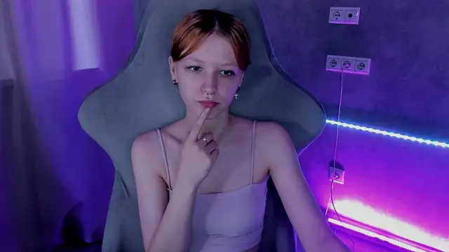 Snapshot of Emma_Dusk chatting on July 2026 09:47:01 AM Emma Dusk online show from July 2026 09:47:01 AM