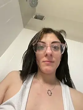 Snapshot of Mariyyumyums chatting on May 2026 08:09:01 AM Mariyyumyums online show from May 2026 08:09:01 AM