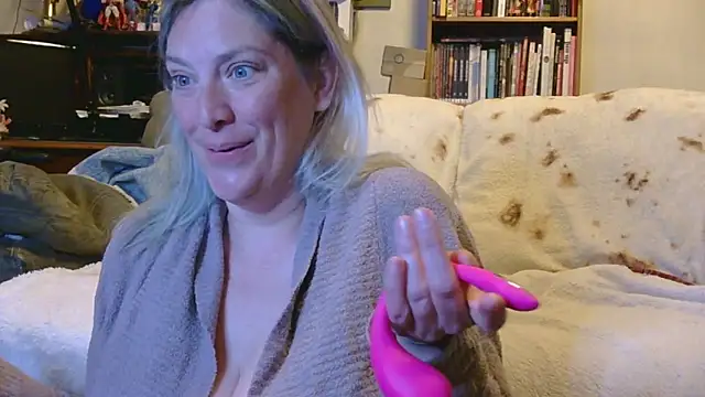 MistyMountains96 online show from April 2026 03:15:01 AM