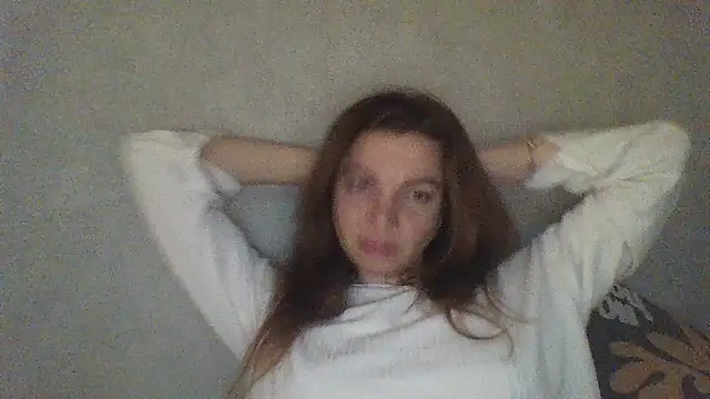 Luna2547 online show from April 2026 06:05:01 PM