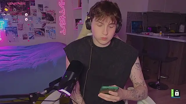 Snapshot of c-ypher chatting on March 2026 02:01:01 PM c-ypher online show from March 2026 02:01:01 PM