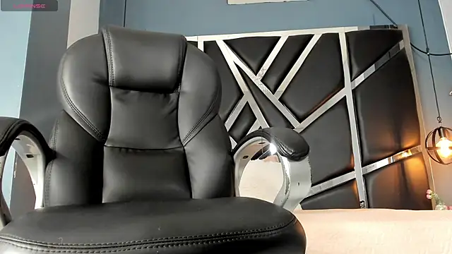 Esmeralda  18 online show from March 2026 07:36:02 PM