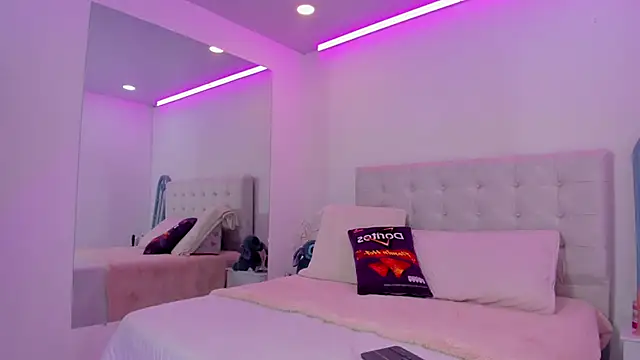 Vanessa cruz 18 online show from May 2026 10:17:01 PM