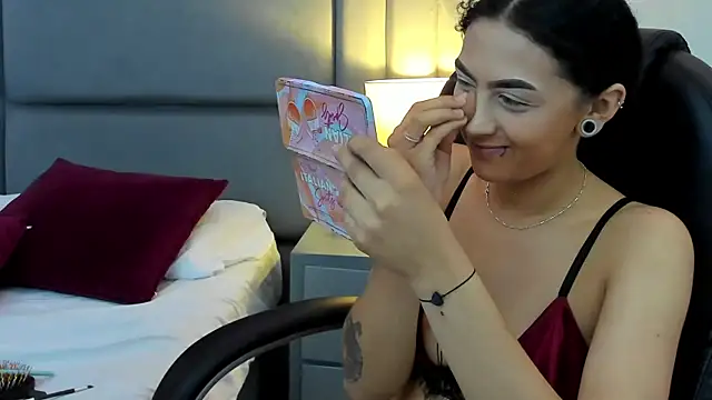 EllaEvanzz online show from March 2026 02:32:01 PM